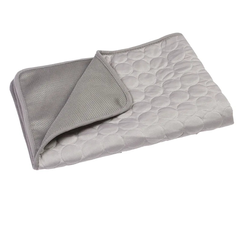 ChillPaw™ – Comfortable Cooling Mat for Dogs of All Sizes, Washable & Stress-Relieving