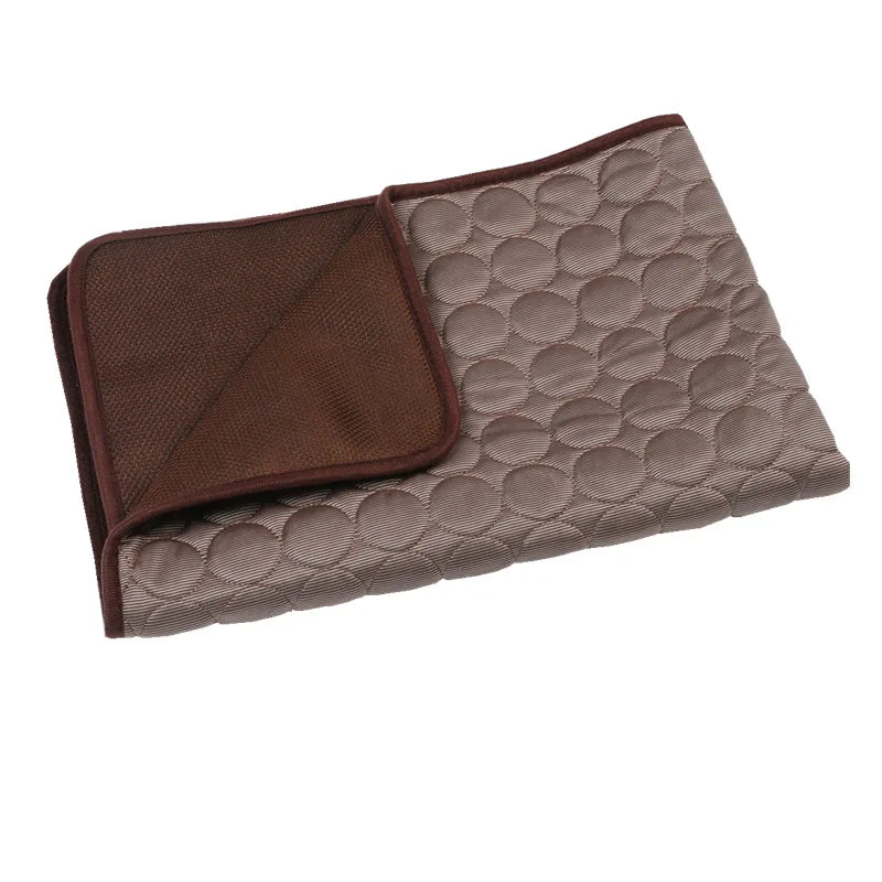ChillPaw™ – Comfortable Cooling Mat for Dogs of All Sizes, Washable & Stress-Relieving